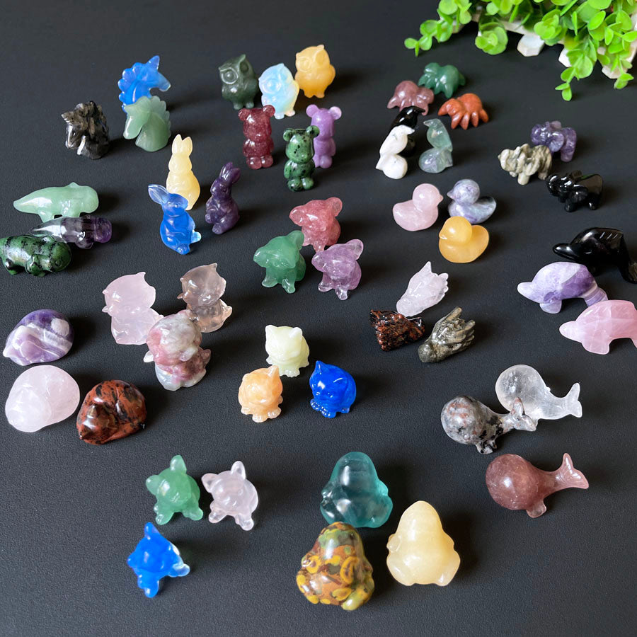 Wholesale Various Jasper Carved Crystal Stone Whale Dog Cat Bear Bunny Frog Mini Crystal Animal Carving